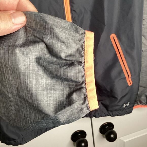 Ladies Under Armour Lightweight hooded Rain Jacket‎ Large gray - Picture 2 of 4